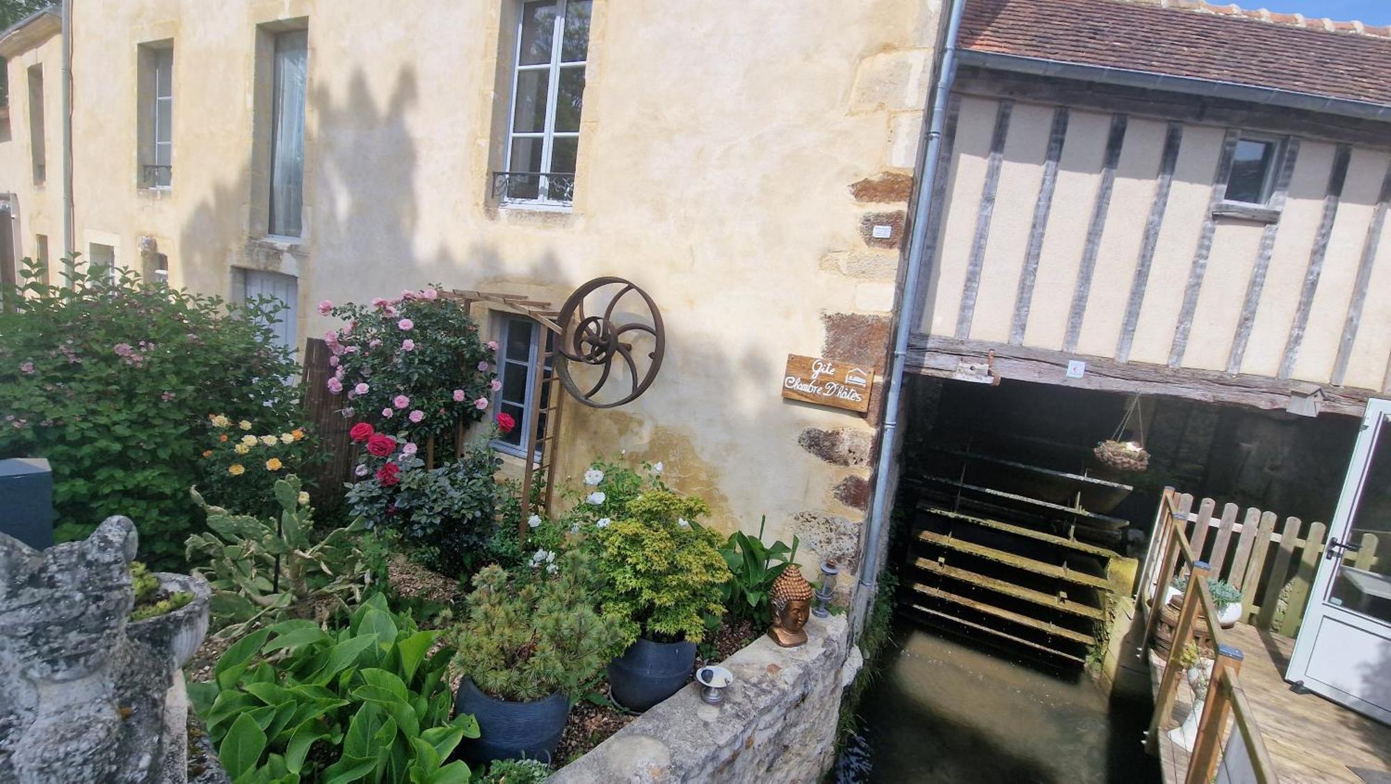Gite Du Moulin De Barutel Mamers,Avec Spa Et Hammam Sur Reservation Payant Exterior foto